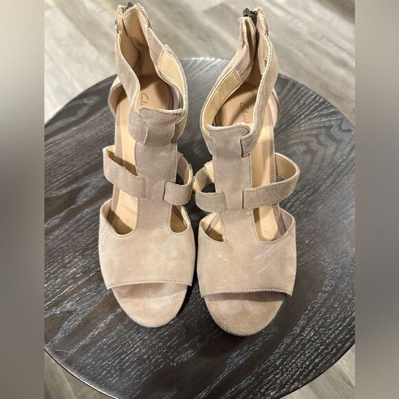 Clarks Deloria Fae (Sand Suede) Gladiator Sandal size 6 - Picture 2 of 7